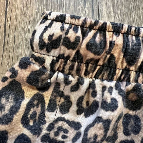 Onzie Divine Elastic Waistband Animal Printed Short Shorts  Size S/M - Picture 6 of 7